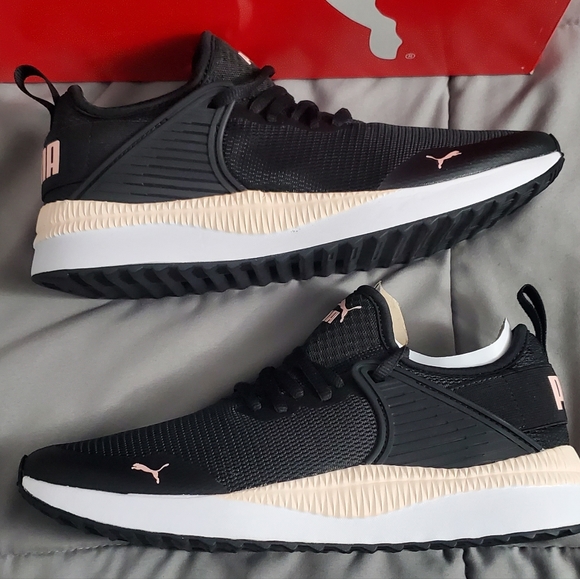 Puma, 9, Black and Pink - Picture 3 of 4